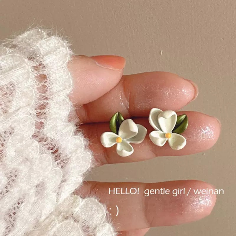 Fresh White Gardenia Flower Stud Earrings