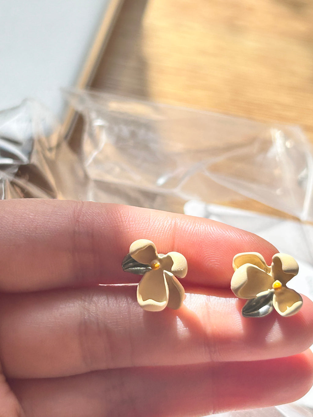Fresh White Gardenia Flower Stud Earrings