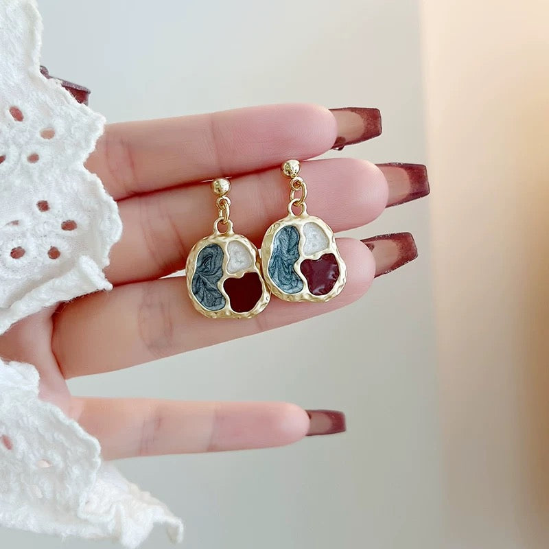 Vintage Contrast Color Irregular Abstract Drop Earrings