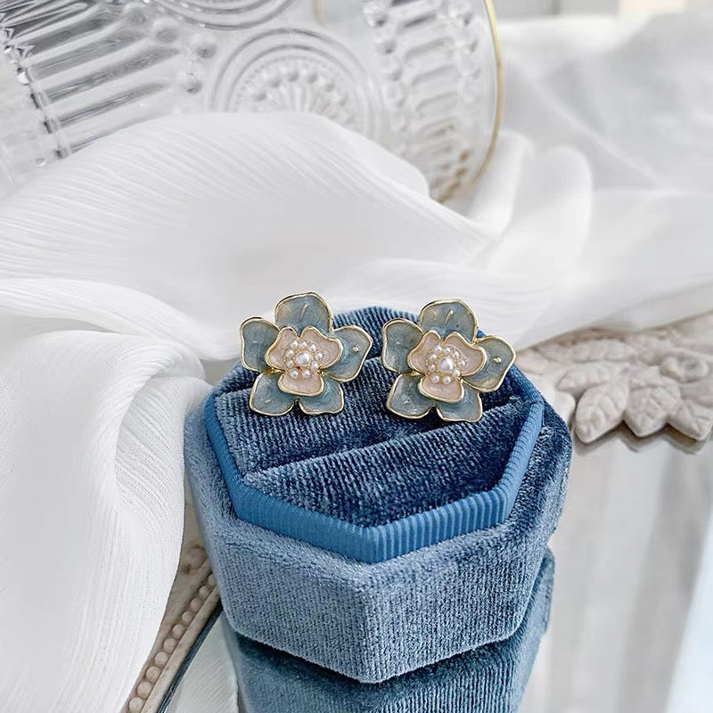 Light blue flower earrings