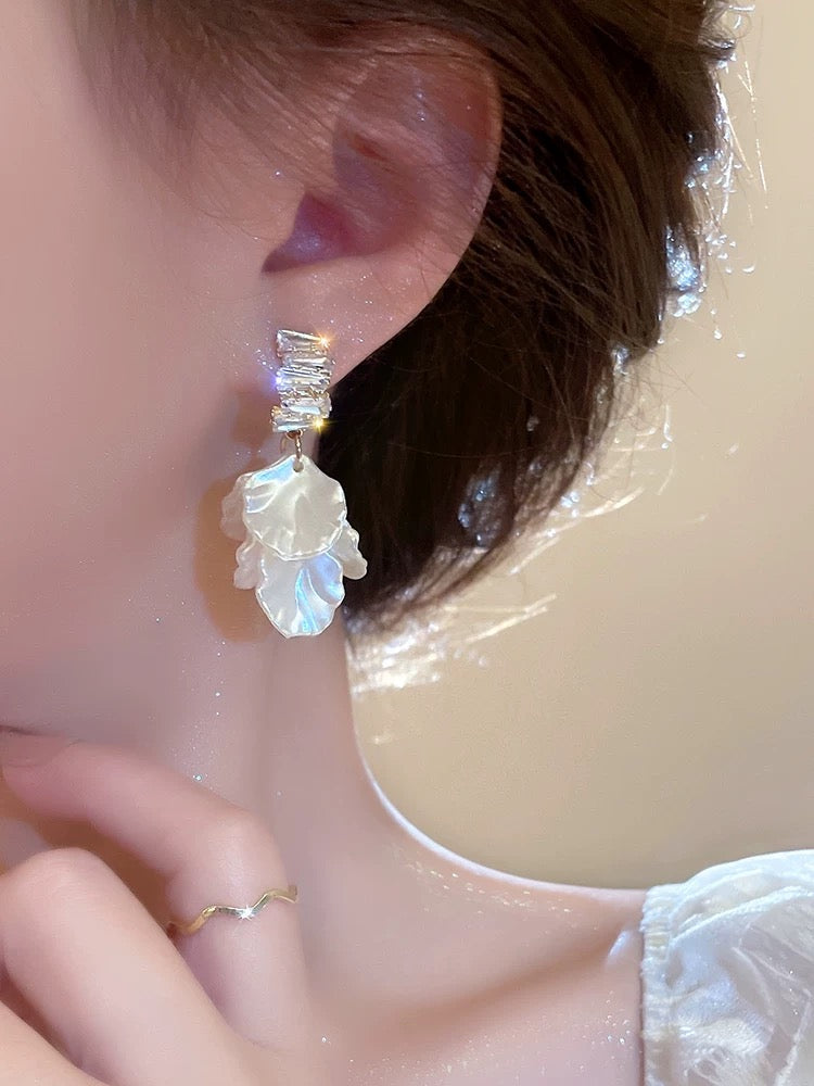 White flower earrings