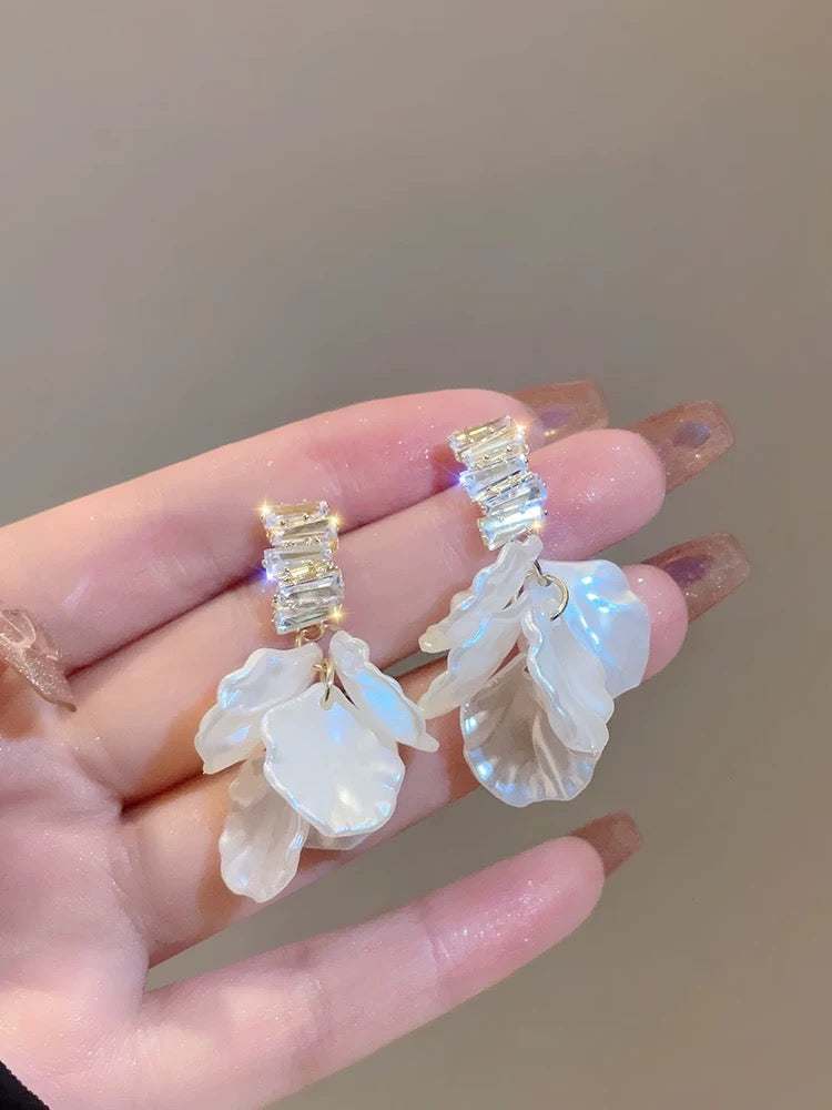 White flower earrings